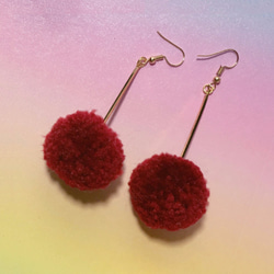 Classic// 垂墜毛球耳環 // Wool earring  // 酒紅 第3張的照片