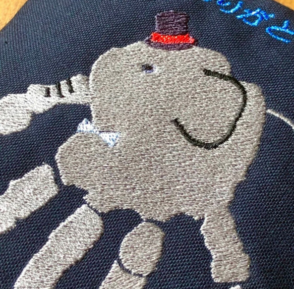 〈オーダーメイド〉手形アート刺繍で作る象さんファミリーパネル 5枚目の画像