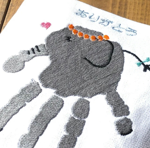 〈オーダーメイド〉手形アート刺繍で作る象さんファミリーパネル 7枚目の画像