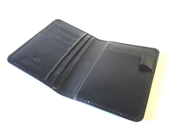 【名入れ】ぴったりサイズのパスポートケース イタリアンスムースレザー ブラック 1枚目の画像