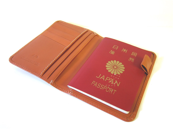 【名入れ】ぴったりサイズのパスポートケース イタリアンスムースレザー ライトブラウン 3枚目の画像