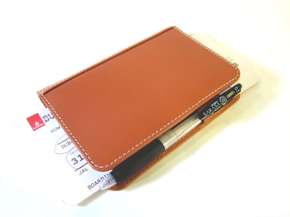 【名入れ】ぴったりサイズのパスポートケース イタリアンスムースレザー ライトブラウン 7枚目の画像