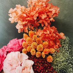 【CLF花藝】紅粉俏佳人 紅粉色系手做不凋花與乾燥花盒花設計 第4張的照片