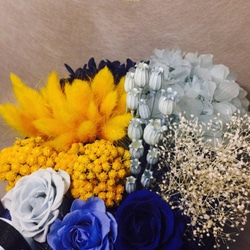 【CLF花藝】藍黃色系手做不凋花與乾燥花盒花設計 第2張的照片