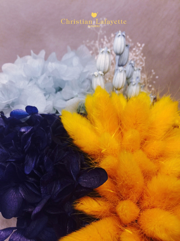 【CLF花藝】藍黃色系手做不凋花與乾燥花盒花設計 第4張的照片