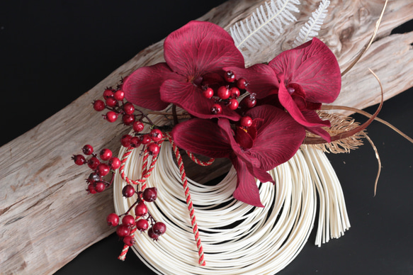 【しめ縄】モダン造花しめ縄飾りワインレッド胡蝶蘭 4枚目の画像