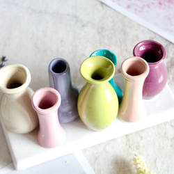 【花器付き】カラフル陶器の7つ口花瓶とカラフルフラワーの盛り合わせ 5枚目の画像