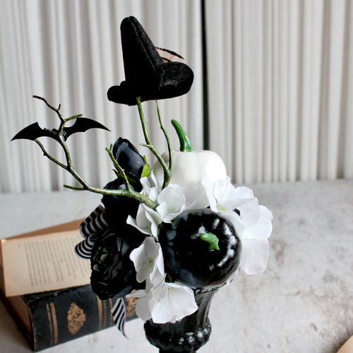 ハッピー♪ハロウィン＊フラワーアレンジメント〜モノトーン