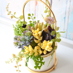 【花器付き】造花多肉植物と草花たちの可愛いアレンジメント 3枚目の画像