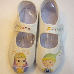可愛手工彩繪童鞋 可客製 二童嬉戲系列 第1張的照片