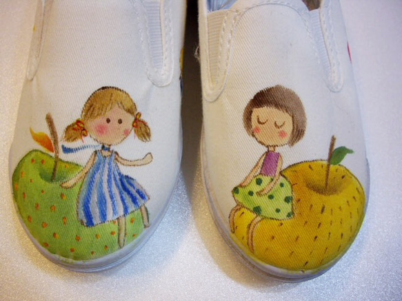 ラブリー手描き子供用の靴は、甘い娘シリーズをカスタマイズすることができます 1枚目の画像
