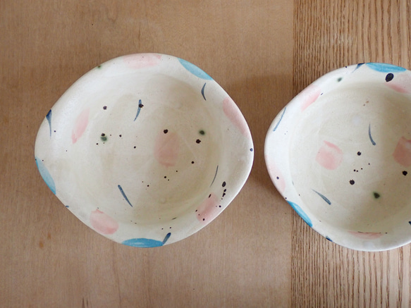 ふんわり雰囲気の両手小鉢　鍋のとり鉢にも 3枚目の画像