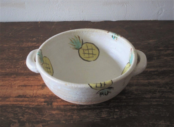 パイナップルの土鍋　　蓋なし　　大皿料理の一皿としても 1枚目の画像