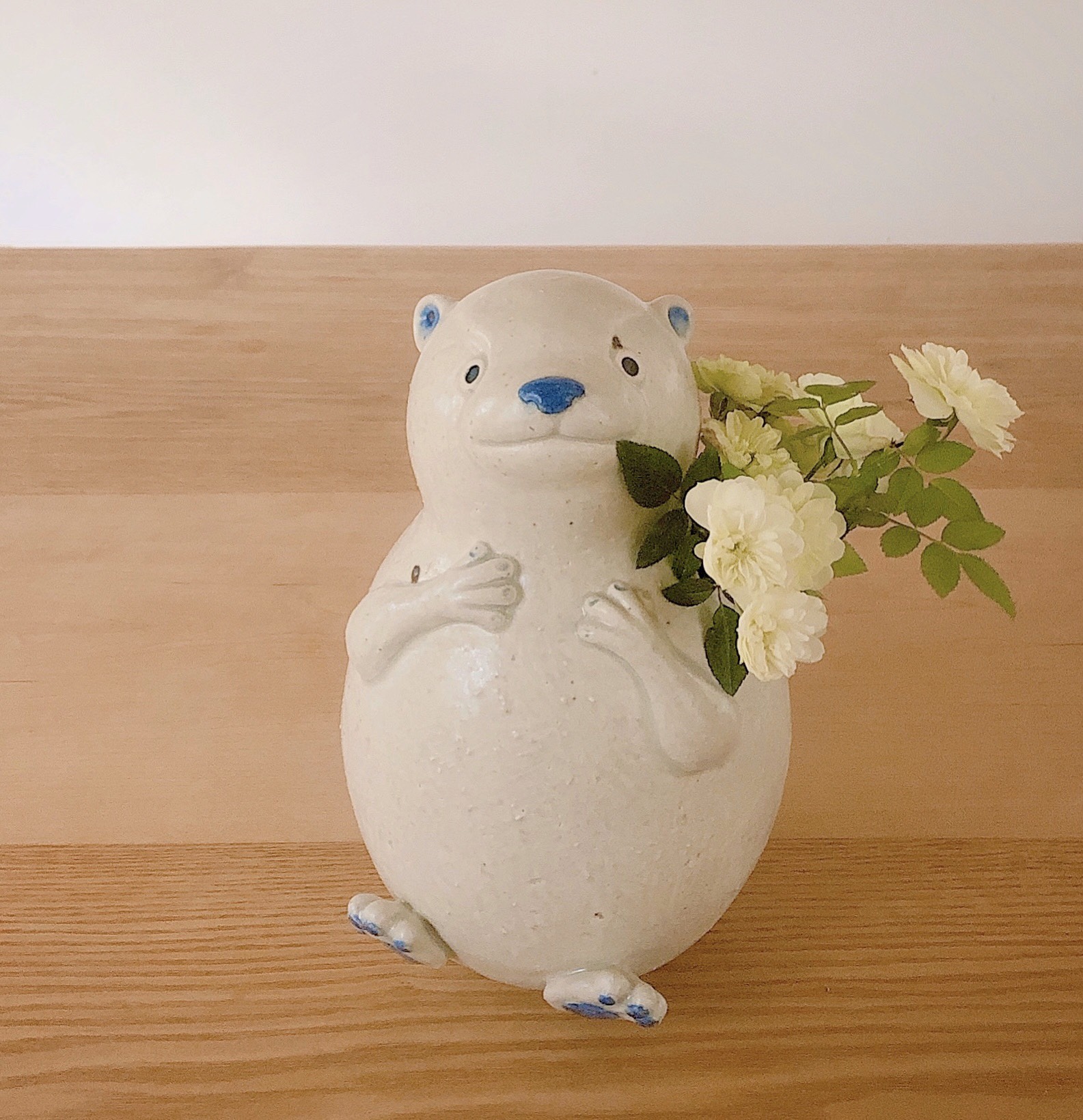 動物花器　大　コツメカワウソ