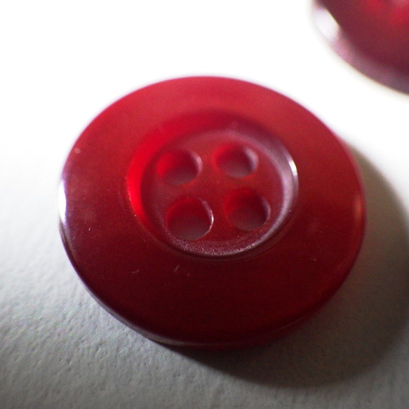 赤まる４穴15ｍｍ・ヴィンテージボタン・４個セット 1枚目の画像