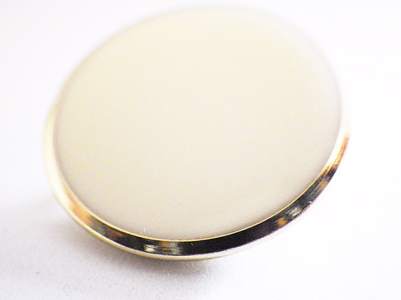 新品【Vin】 ゴールドボタンケープ アイボリー 新品【Vin】 ゴールドボタンケープ アイボリー