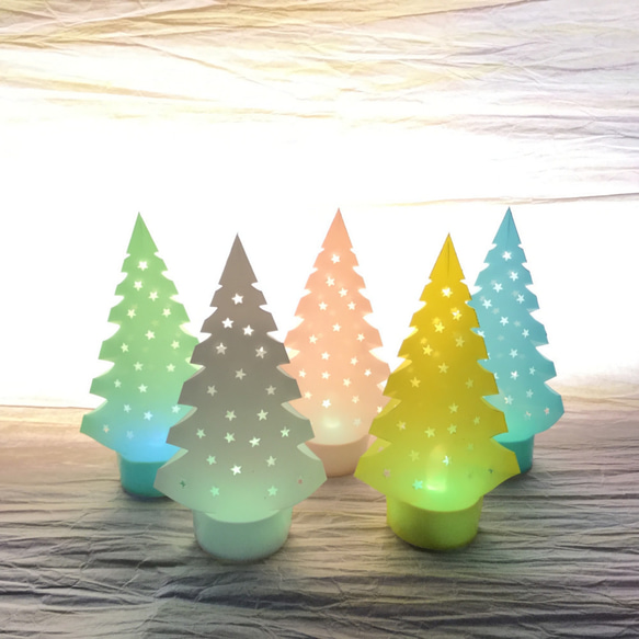 Kazue様オーダー品　小さな光の森（５色セット）プチ・クリスマスツリー（星形穴なし） 1枚目の画像