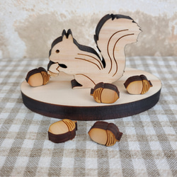 木製 リス と どんぐり の置物 その他インテリア雑貨 抜型屋 通販