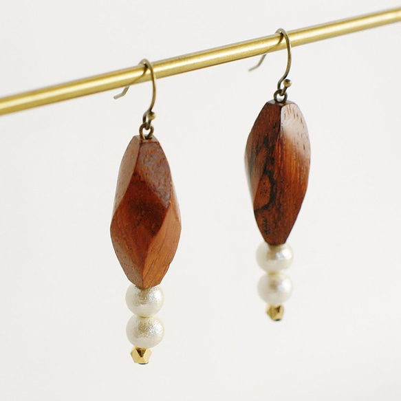 wood beads × cotton pearl pierce / earrings 3枚目の画像