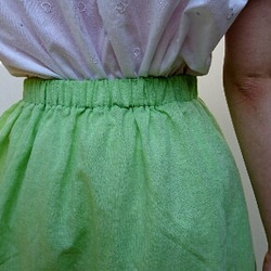 マスカットグリーンのふんわりロングスカート 4枚目の画像