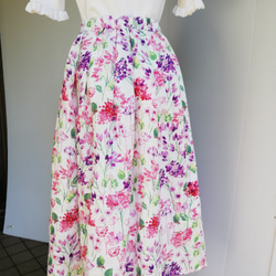 きれいな花柄リネンのロングスカート（ボタニカル柄） 2枚目の画像