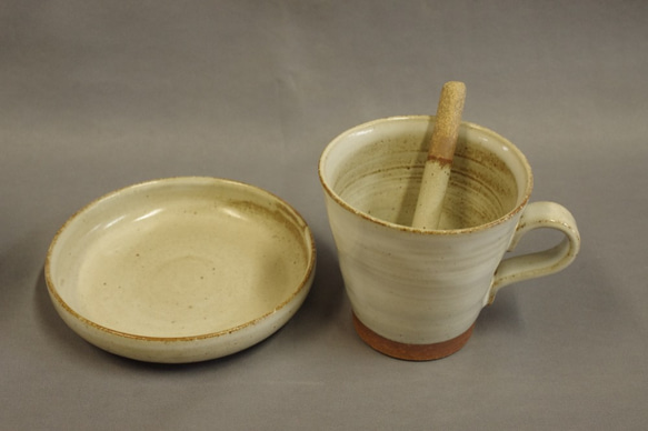 白釉のカップ・お皿・マドラー『純喫茶くりいま』 7枚目の画像