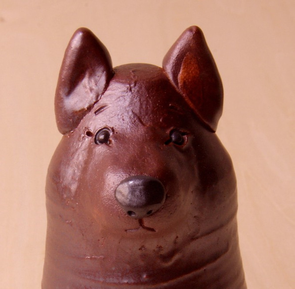 陶置物　犬の土鈴（鉄釉） 9枚目の画像