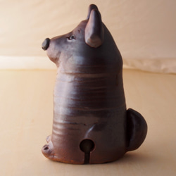 陶置物　犬の土鈴（鉄釉） 2枚目の画像