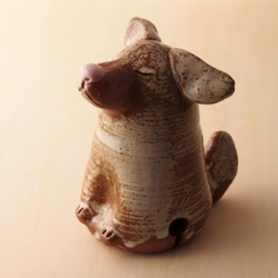 陶置物　犬の土鈴（白マット釉） 3枚目の画像