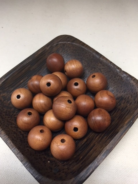 ウッドビーズ（wooden beads）　梅（うめ）　12mm　5pcs 1枚目の画像