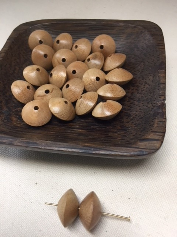 ウッドビーズ（wooden beads）和桜（ワザクラ）そろばん型　8＊13mm　10pcs 1枚目の画像