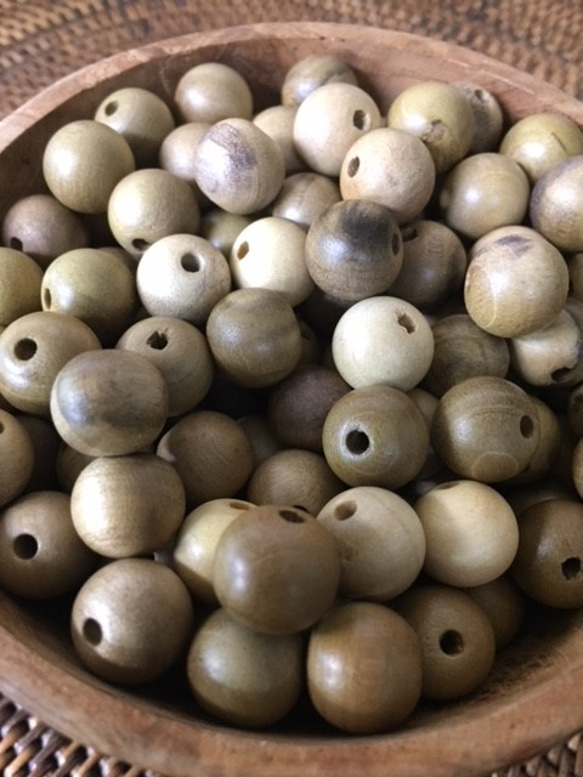 〇ウッドビーズ（wooden beads）　朴の木（ホオ）10mm　10pcs 1枚目の画像