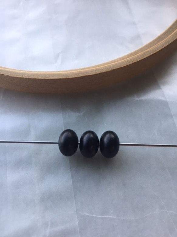 ＊ウッドビーズ（wooden beads）黒檀（エボニー）7.3*10mm　7pcs 2枚目の画像