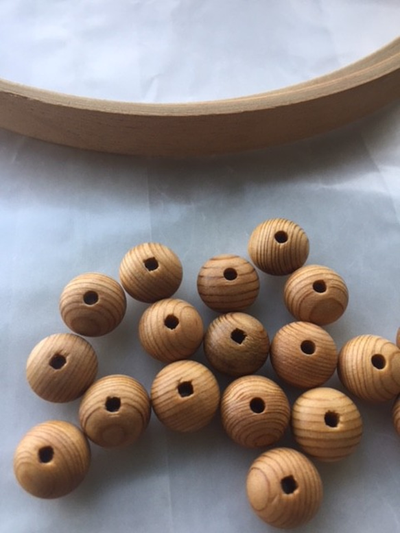 ＊ウッドビーズ（wooden beads）屋久杉（ヤクスギ）7.3*10mm　3pcs 1枚目の画像