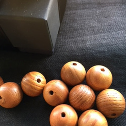 ウッドビーズ（wooden beads）欅（ケヤキ）17*18mm　3pcs 3枚目の画像