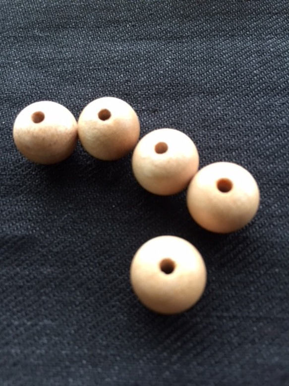 桜ハンドメイド2024　ウッドビーズ（wooden beads）　桜（サクラ）9.2＊11.2mm　　10pcs 3枚目の画像