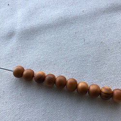 ウッドビーズ（wooden beads）　松　7mm　30pcs 3枚目の画像