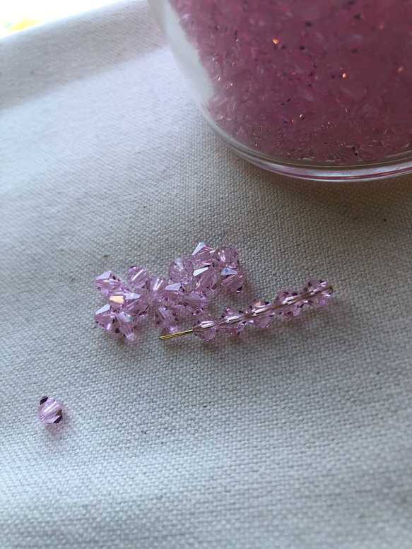 ＊カットチェコガラスビーズ（grass beads）5㎜　100pcs　ピンク（pink sapphire) 4枚目の画像