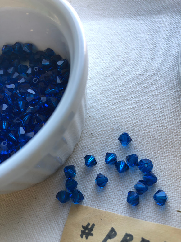 ＊カットチェコガラスビーズ（grass beads）5㎜　100pcs　カプリブルー（CAPRI BLUE) 2枚目の画像