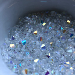 ＊カットガラスビーズ（grass beads）5㎜　50pcs クリスタル（crystal AB) 3枚目の画像