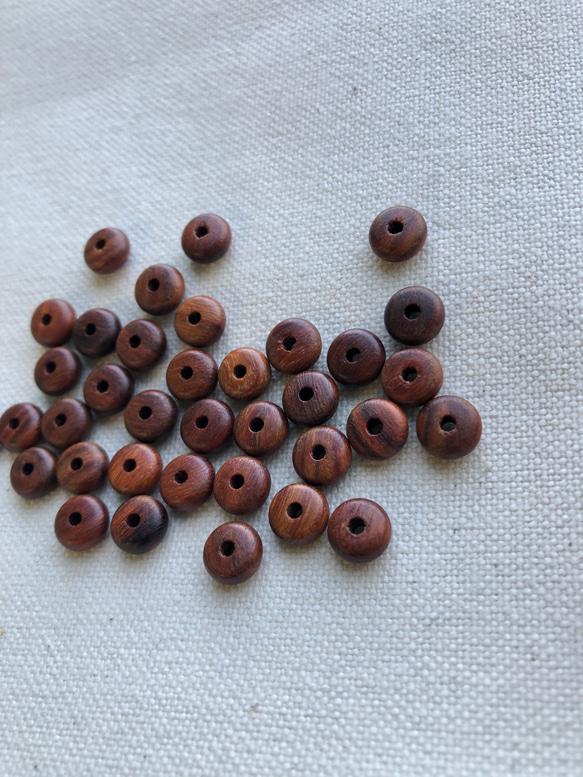 ウッドビーズ（wooden beads）紫檀　3＊6.6mm　20pcs 1枚目の画像