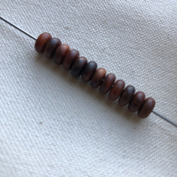 ウッドビーズ（wooden beads）紫檀　3＊6.6mm　20pcs 4枚目の画像