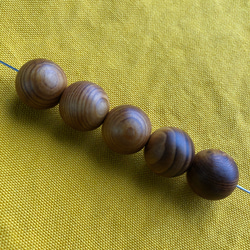 世界遺産屋久島　屋久杉ウッドビーズ（wooden beads）18mm　1pcs 2枚目の画像