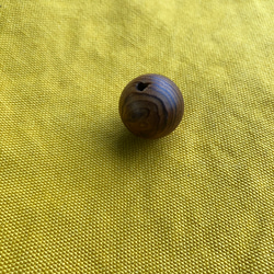 世界遺産屋久島　屋久杉ウッドビーズ（wooden beads）18mm　1pcs 3枚目の画像