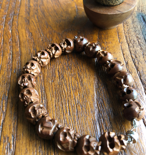 ハロウィンにも！□骸骨（スカル）ビーズブレスレット ブレスレット