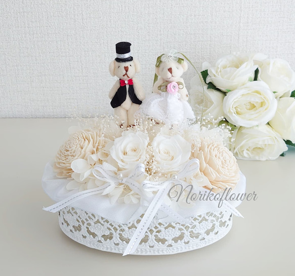 ウェディングベアと白いお花　リングピロー　プリザーブドフラワー　ウェディング　ご結婚祝い　 3枚目の画像