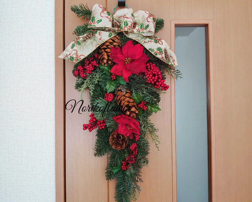 クリスマス❣️トイレ付き、可愛いサンタ、リースフラワーアレンジ❁⃘*.゜ クリスマス❣️トイレ付き、可愛いサンタ、リースフラワーアレンジ❁⃘*.゜