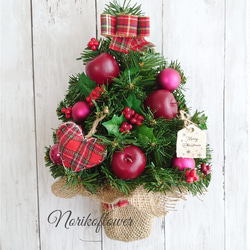 壁に飾れるクリスマスツリー ハートとりんご かわいい