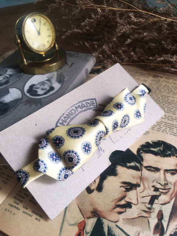 Papa's Bow Tie- 古董布花領帶改製手工領結-春日嫩黃-窄版 第1張的照片