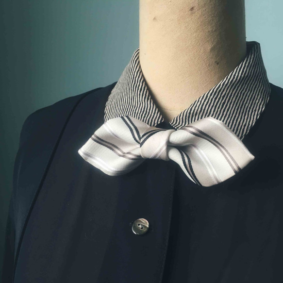 Papa's Bow Tie-古董布花領帶改製手工領結-銀白--寬版 第4張的照片